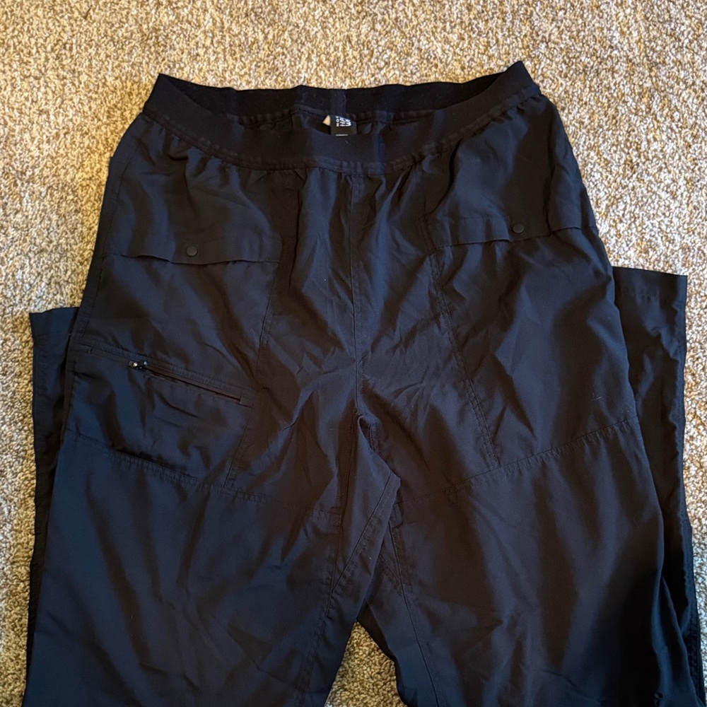 Mountain Hardwear Women's Black Cargo Jeans